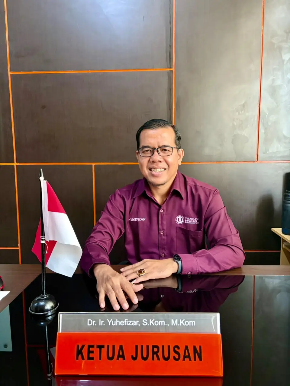 Dr. Ir. Yuhefizar, S.Kom., M.Kom., Ketua Jurusan Teknologi Informasi